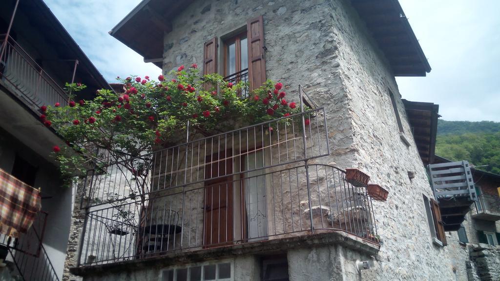 La Turr De Mezz Hotel Nesso Luaran gambar