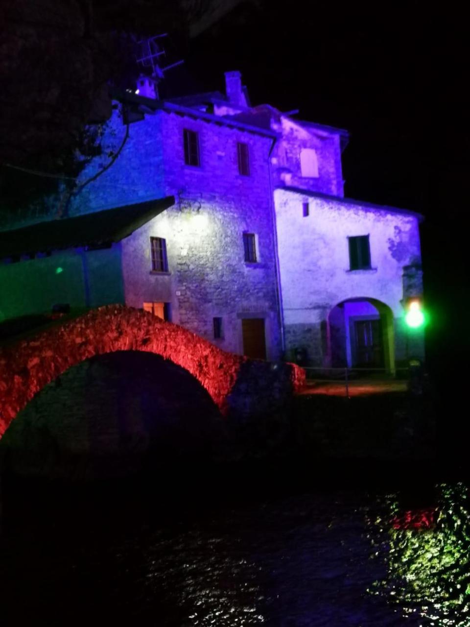 La Turr De Mezz Hotel Nesso Luaran gambar